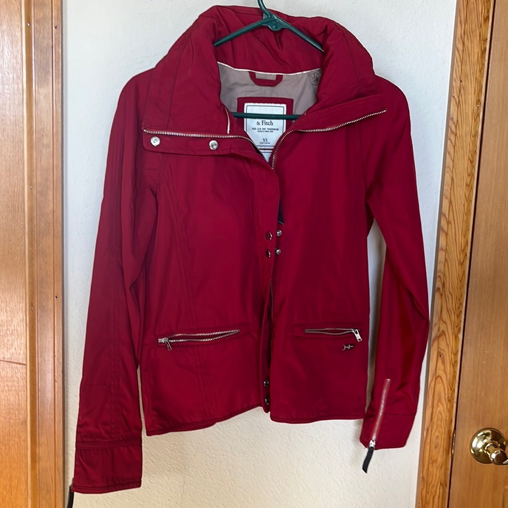 Abercrombie & Fitch red water resistant coat size xs